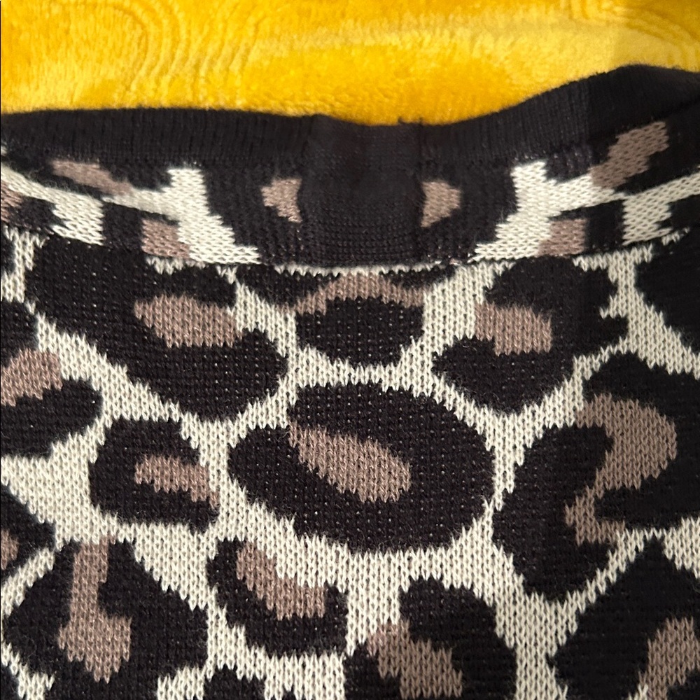 Leopard Print Sleeveless Cardigan Chicos, size small - Picture 8 of 10
